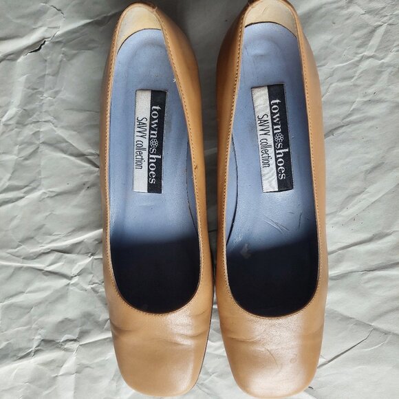 Town Shoes Savvy Collection Yellow Leather Pumps Size 7.5 Made in Italy - Picture 3 of 8